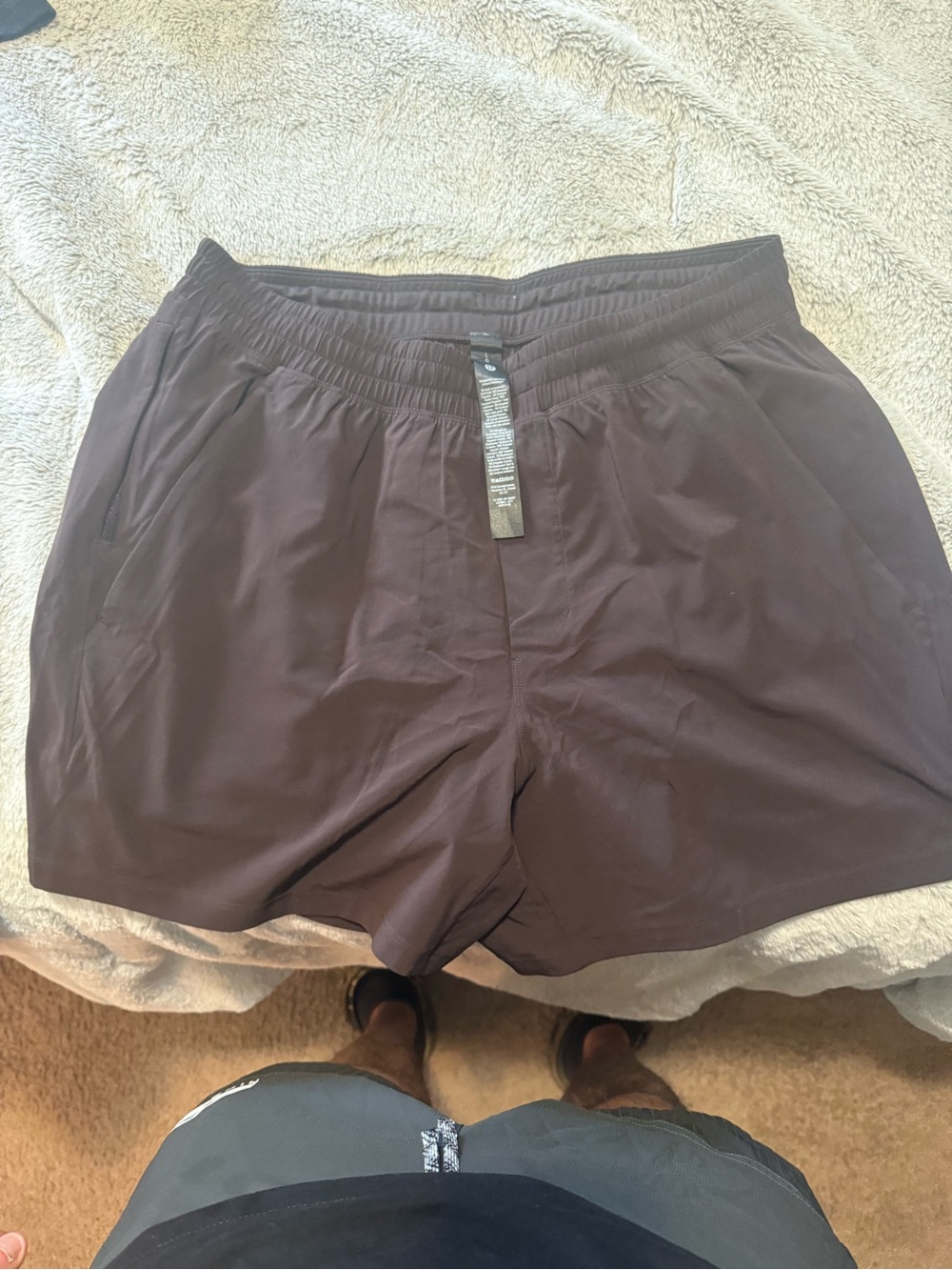lululemon marron Men's pace breaker 5 inch shorts size L